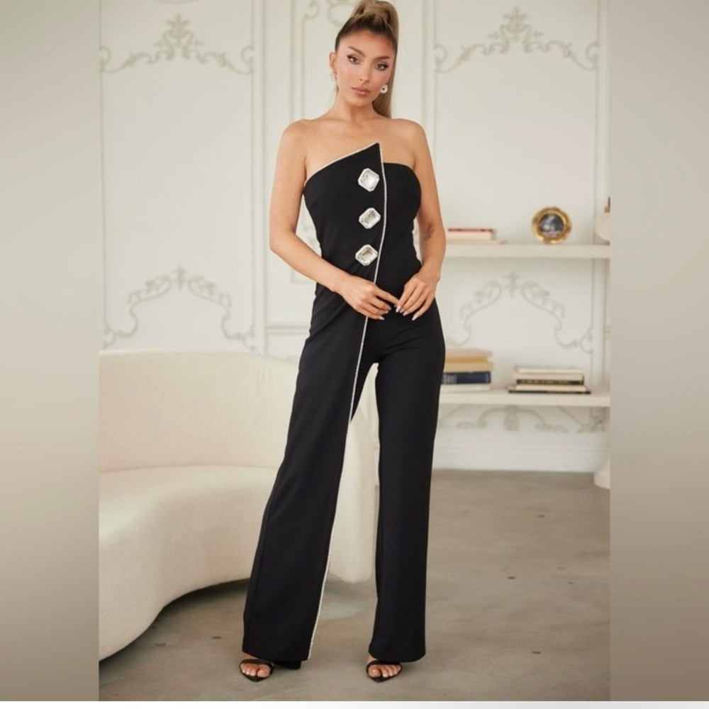 Three Octagon Stone Detail
Flap Jumpsuit